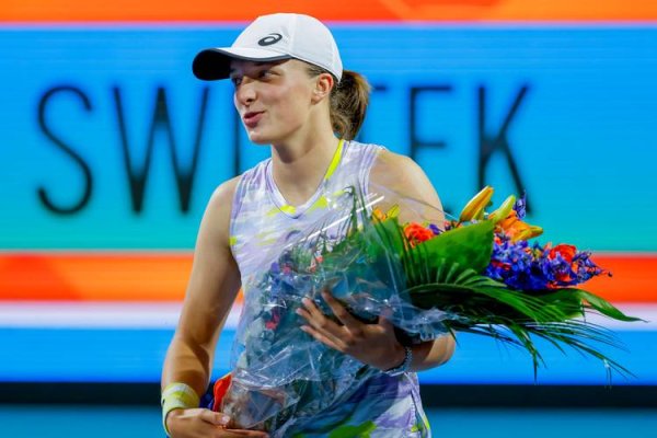 万博体育 WTA总决赛次日：斯瓦泰克单打60胜创佳绩，高芙德比战告捷