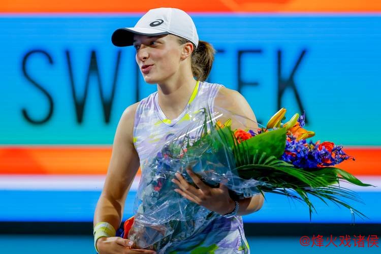 WTA总决赛次日:斯瓦泰克单打60胜创佳绩,高芙德比战告捷 WTA总决赛次日:斯瓦泰克单打60胜创佳绩,高芙德比战告捷