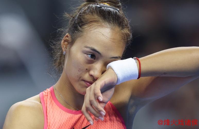 WTA总决赛：郑钦文不敌萨巴伦卡，谢淑薇组合遗憾被逆转