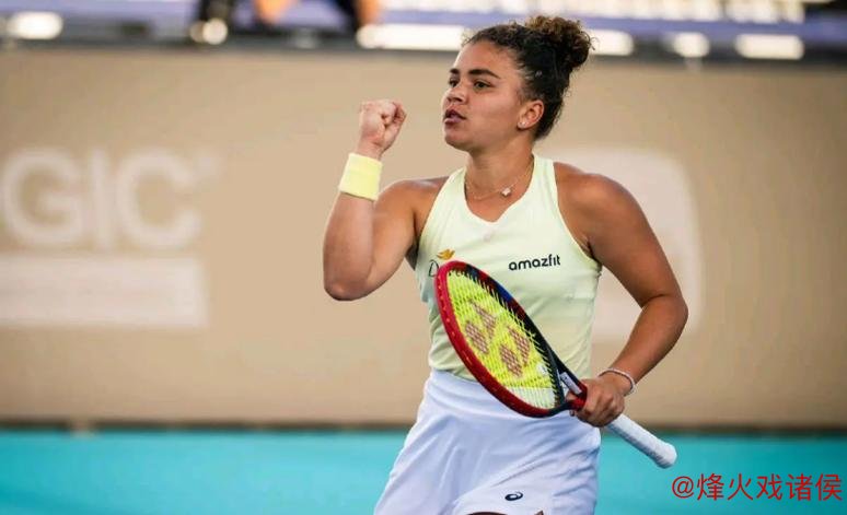 WTA总决赛：鲍里妮直落两盘胜莱巴金娜，女双顶种子被逆转