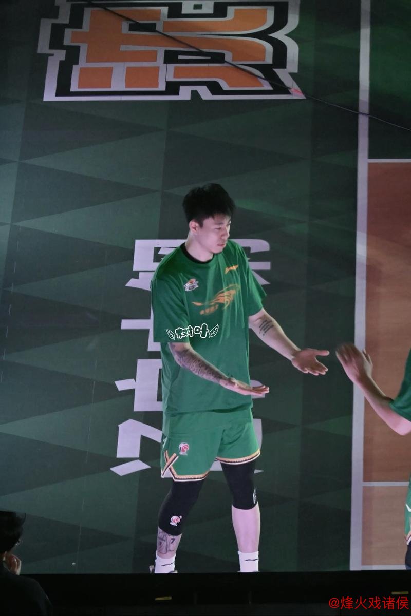 张镇麟34分赵继伟19+14 辽宁轻松击败广东总比分1-0