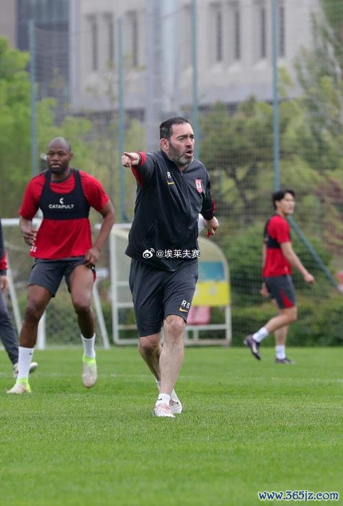 长春亚泰困境难解 苏亚雷斯训练求突破