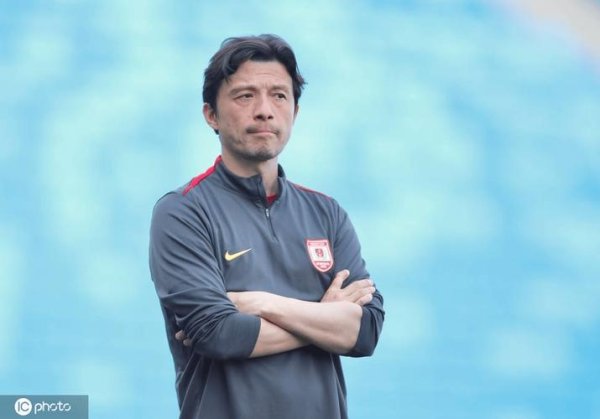 万博体育 长春亚泰官方：谢晖因战绩欠佳主动辞去职务