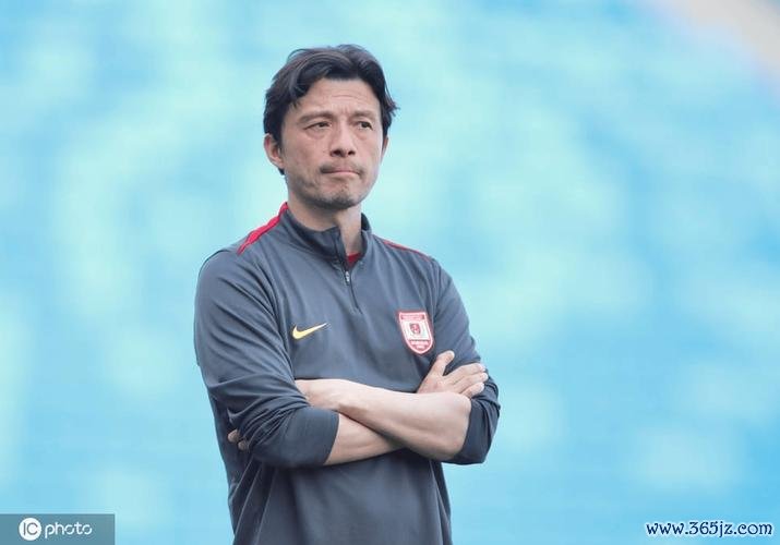 长春亚泰官方：谢晖因战绩欠佳主动辞去职务